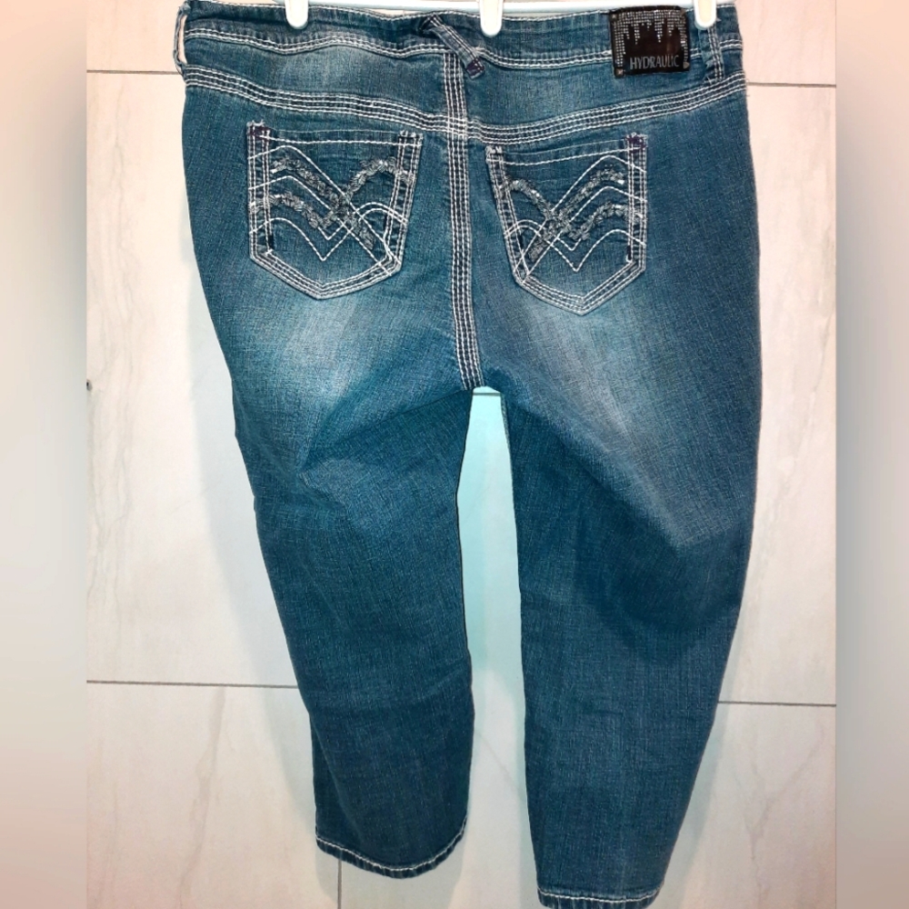 Hydraulic Jeans Capris size 16 embroidered pockets excellent used condition